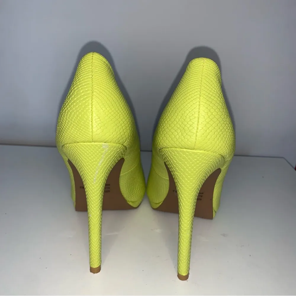 Qupid Quipid Neon Green/ Yellow Heels Women’s Size 9 - Image 5