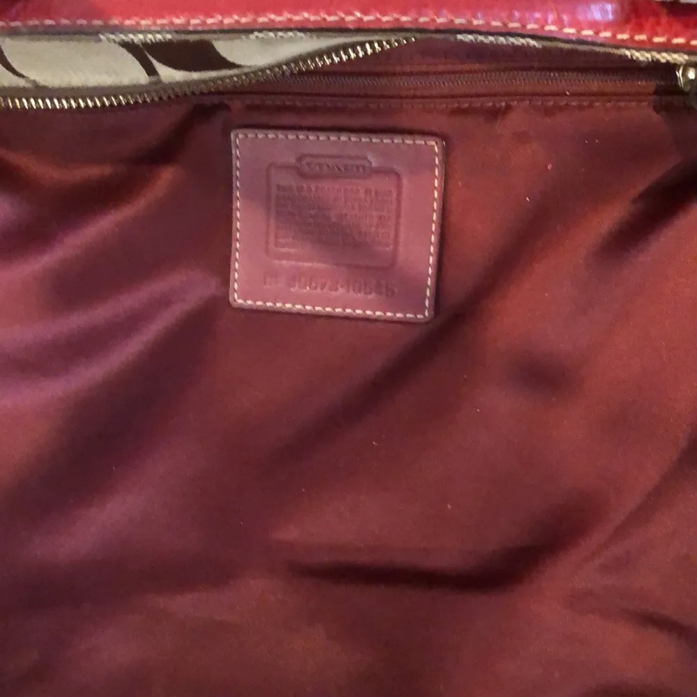 COACH Hampton Signature Logo Canvas Red Leather Shoulder Bag Rare - Image 16