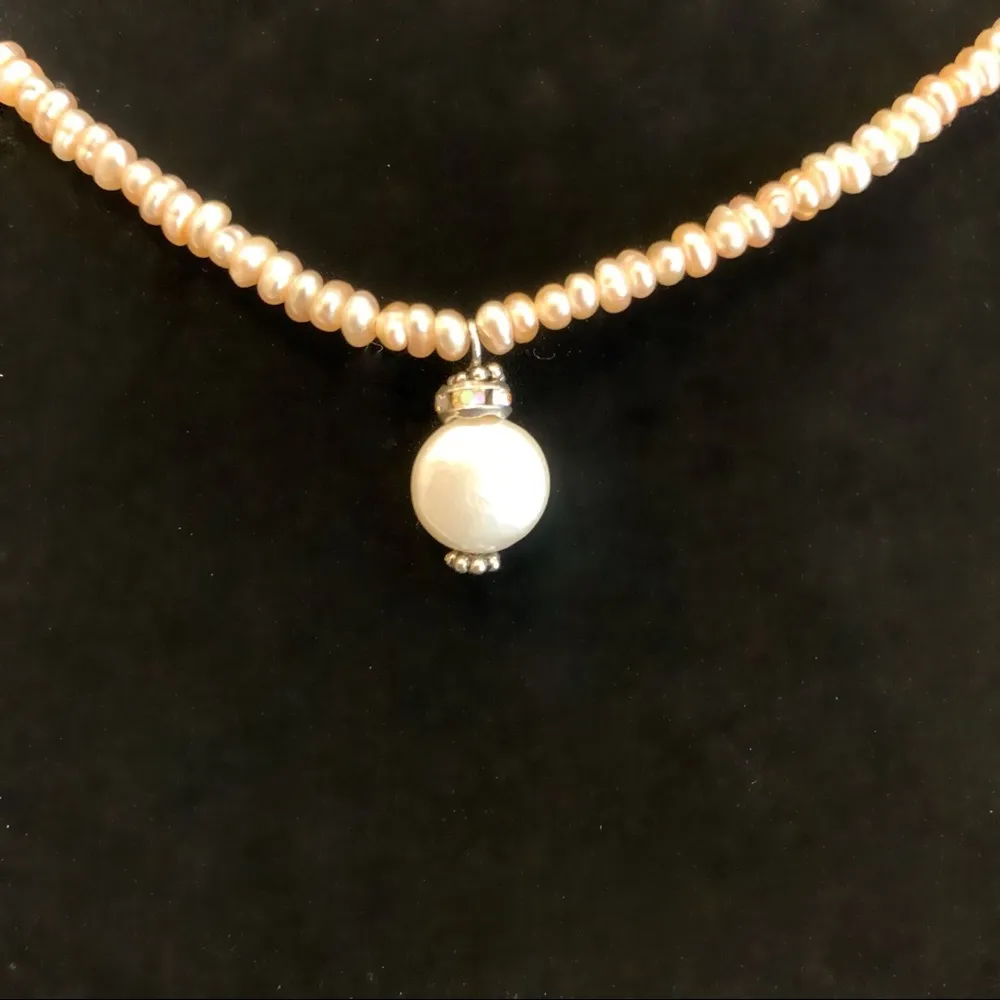 NWOT & Faux Peach Pearl Necklace with Crystal Accent Pendant - Image 4