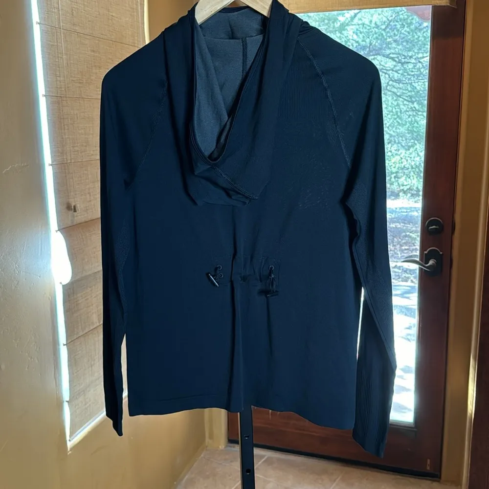 NWOT GYMSHARK Breeze Lightweight Seamless Hoodie Black Activewear Size Small - Image 10