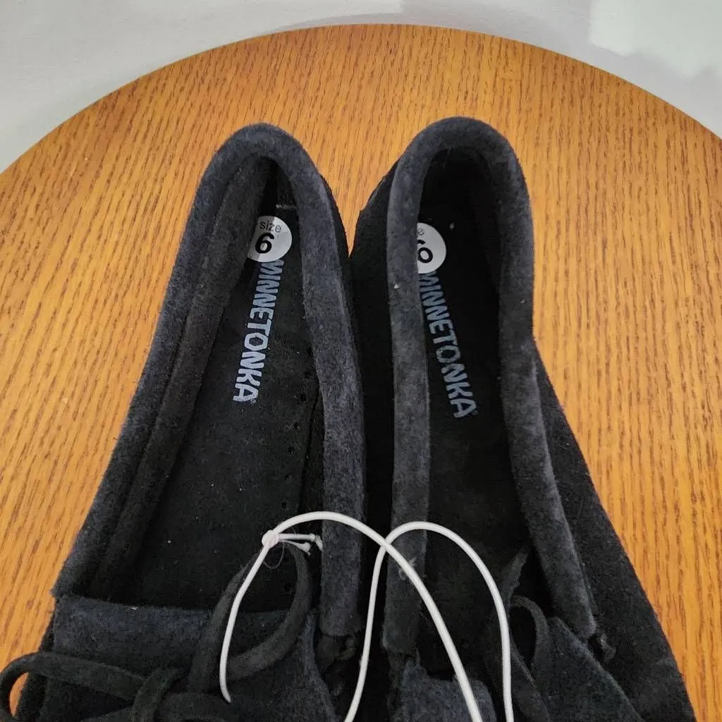 Minnetonka Black Moccasin Slip-On Shoes Womens Size 6 NWOT - Image 4