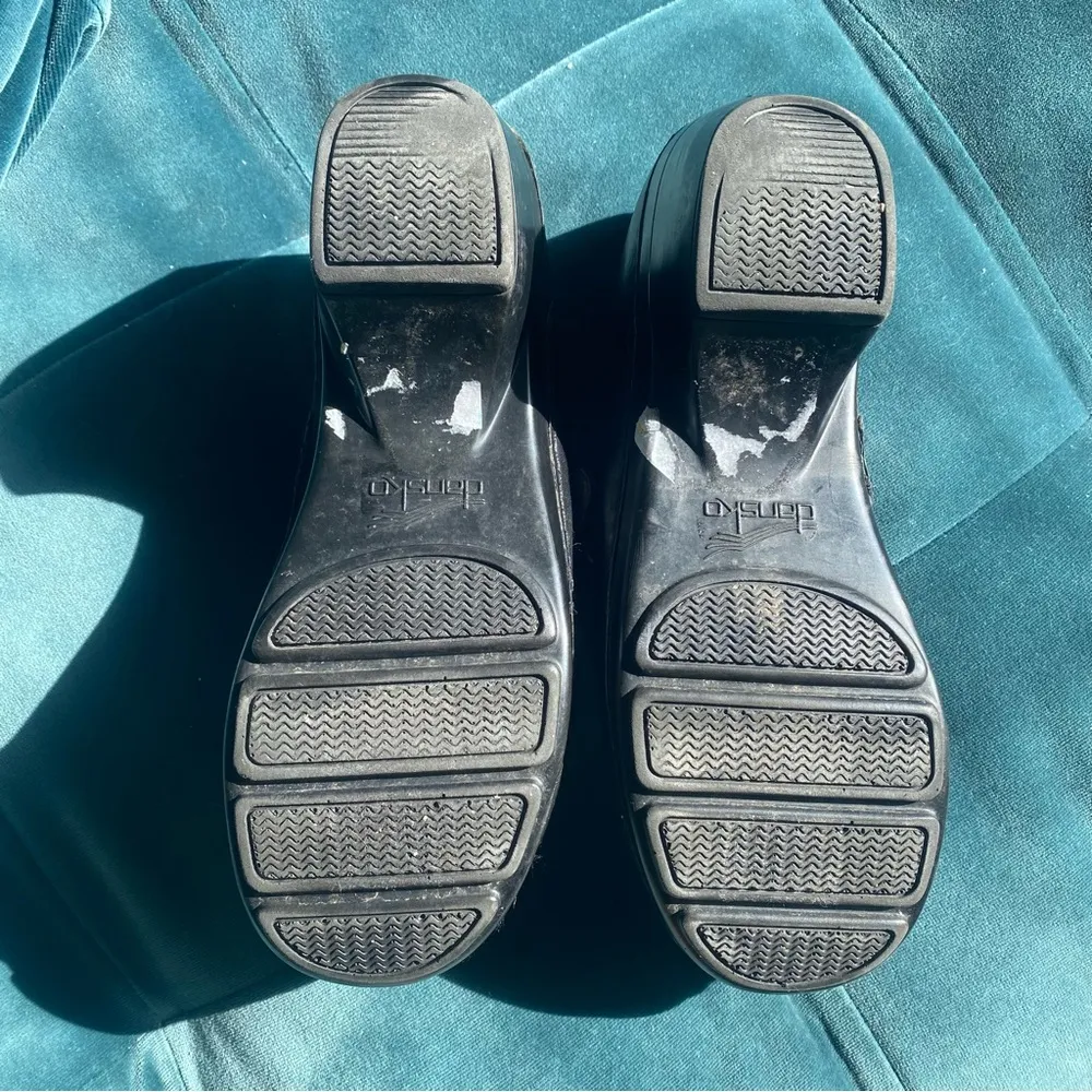 Dansko Women's Size 37 Solstice Clog Black Leather Strap Button Heels - Image 5