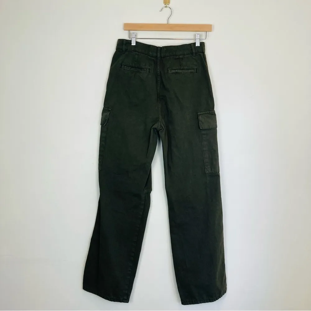 Zara olive green wide leg cargo pants. Size 8 - Image 2