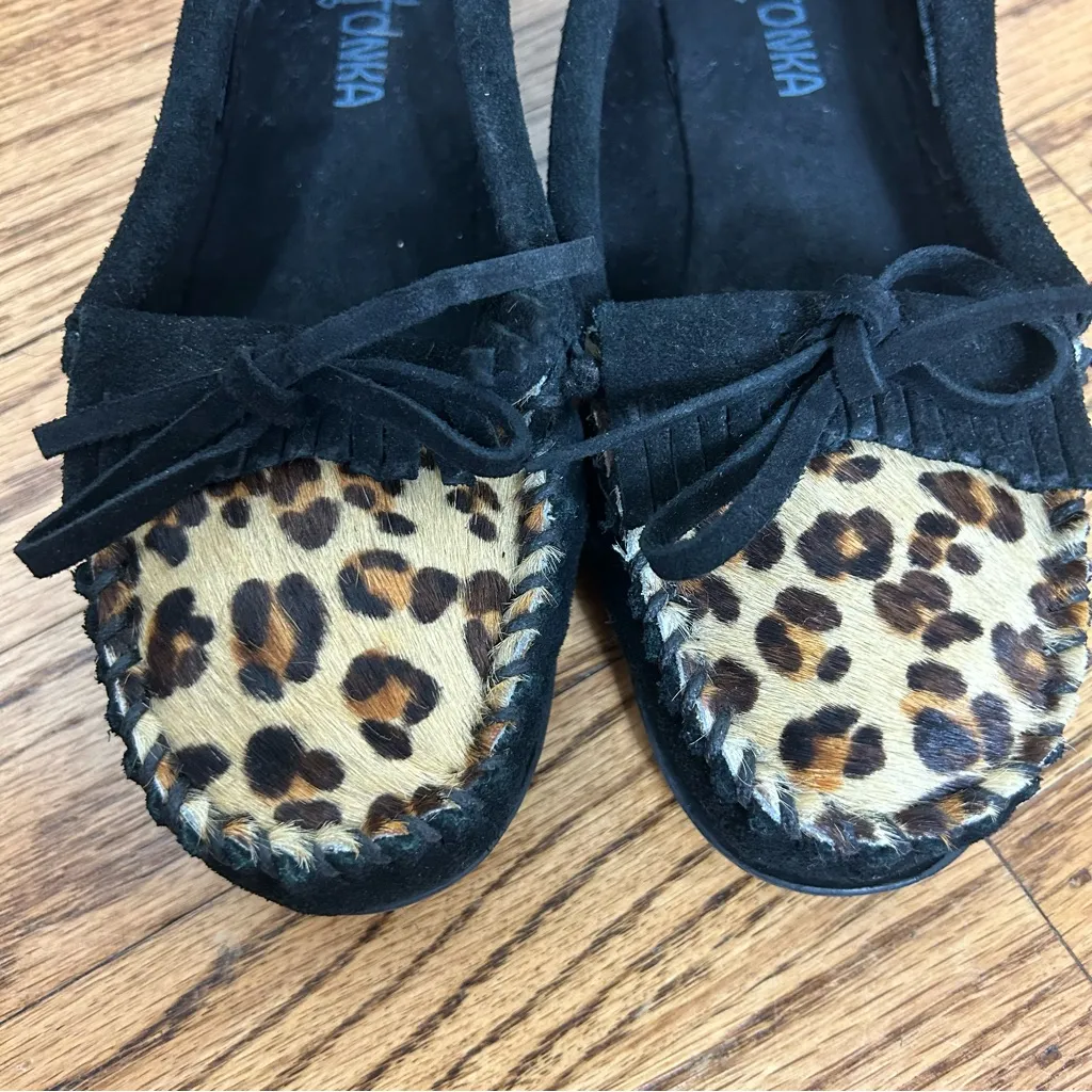 MINNETONKA Leopard Kilty Black Suede Cow Hide Moccasins Size 5 - Image 7