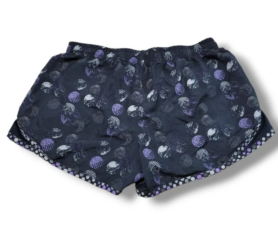 Under Armour Shorts Size Medium Women's Under Armour Semi-Fitted HeatGear  - Image 2