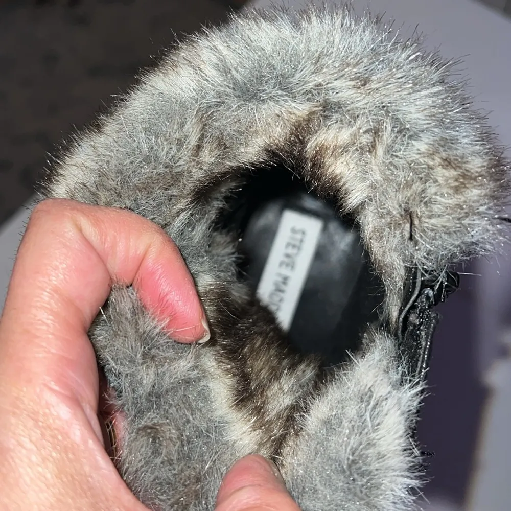 Comfort Women SZ 9 Faux Fur Lined Ankle Booties Black Block Heeled - Image 9