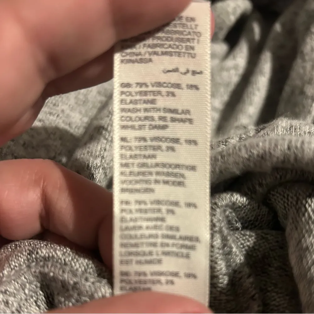 Fat Face Light Grey Super Soft Size 8 Hoodie W/Front Pockets. - Image 5