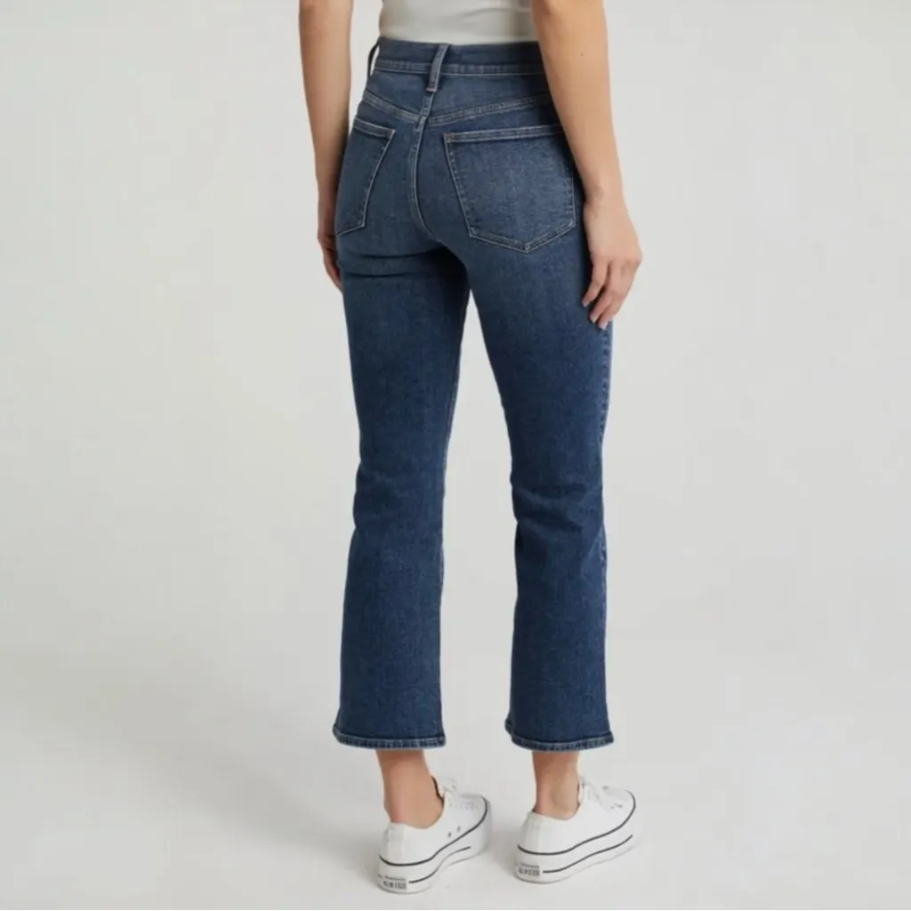 Madewell Mid Rise Kick Out Jeans Size 27 Blue Stretch Denim Cropped Dark Wash - Image 4