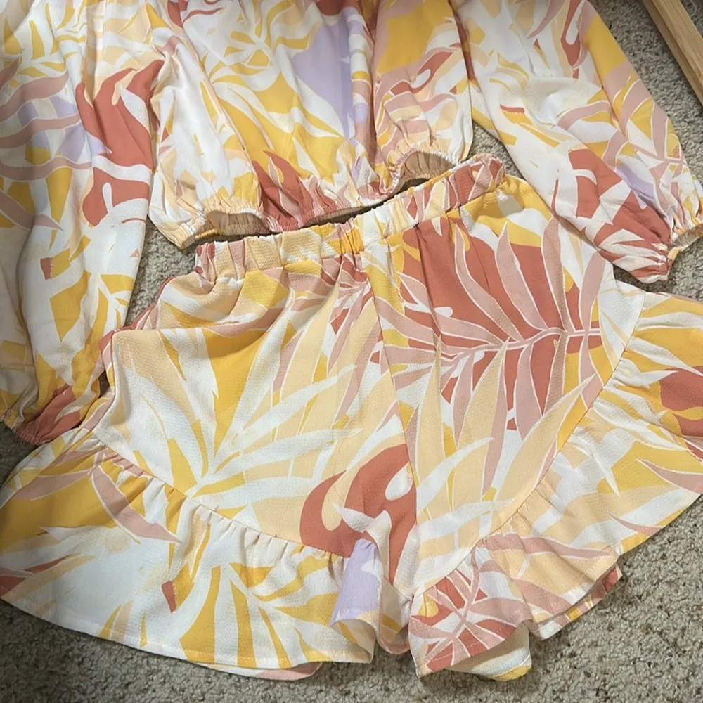 Pink Lily 2 Piece Matching Set Summer Tropical Shorts and Flowy Top - Image 4