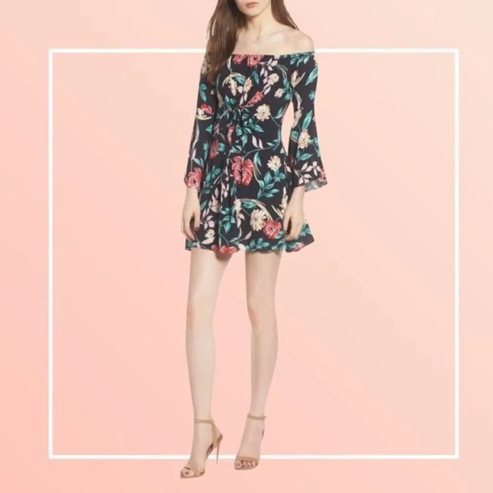 ✨Lovers + Friends Marie Dress✨ - Image 6