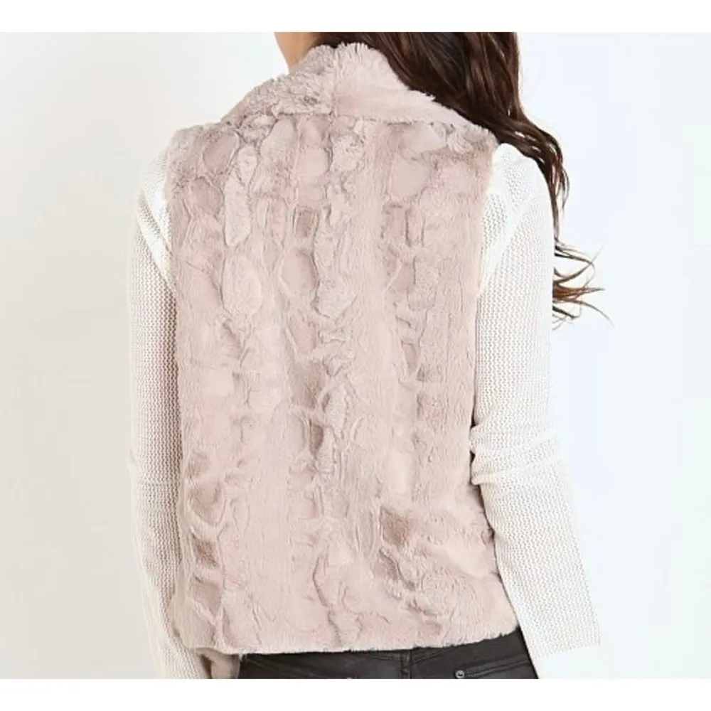 Jack by BB Dakota Elektra Faux Fur Vest, NWOT, Size M, $35, B52 - Image 5