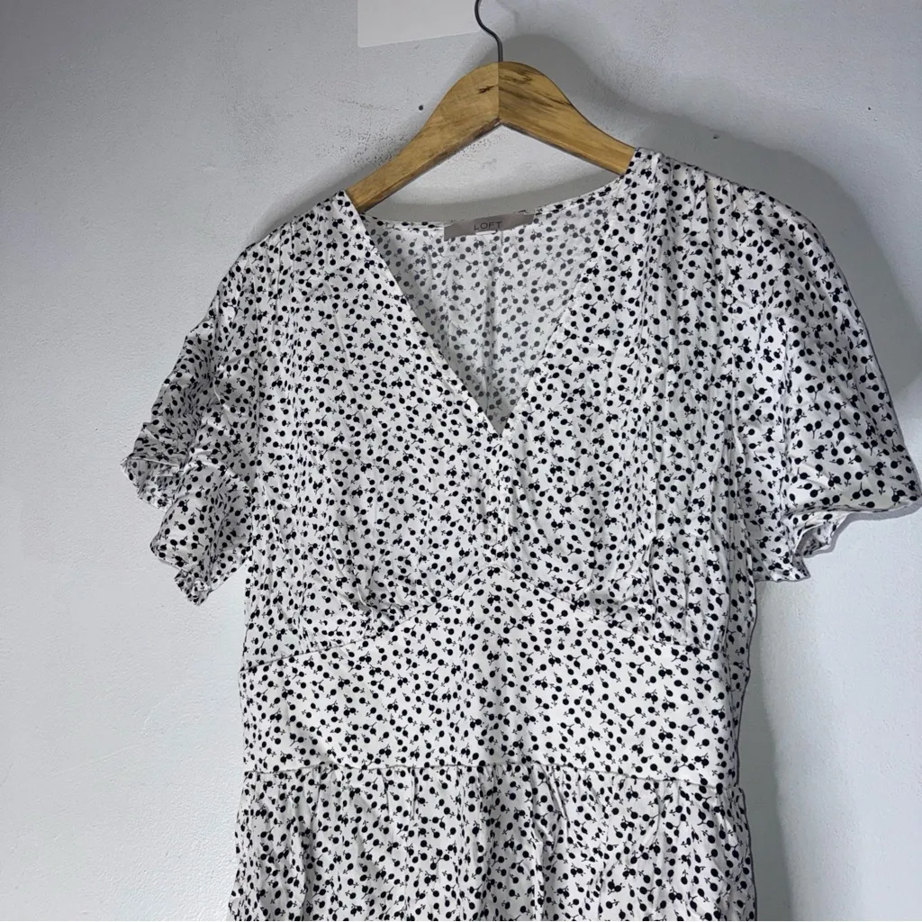 Loft Short Sleeve Black & White Floral Flowy Summer Dress Short Sleeve 10 - Image 3