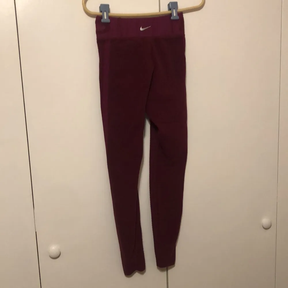 Nike  Women's Pro HyperWarm Training Leggings XS - Image 7