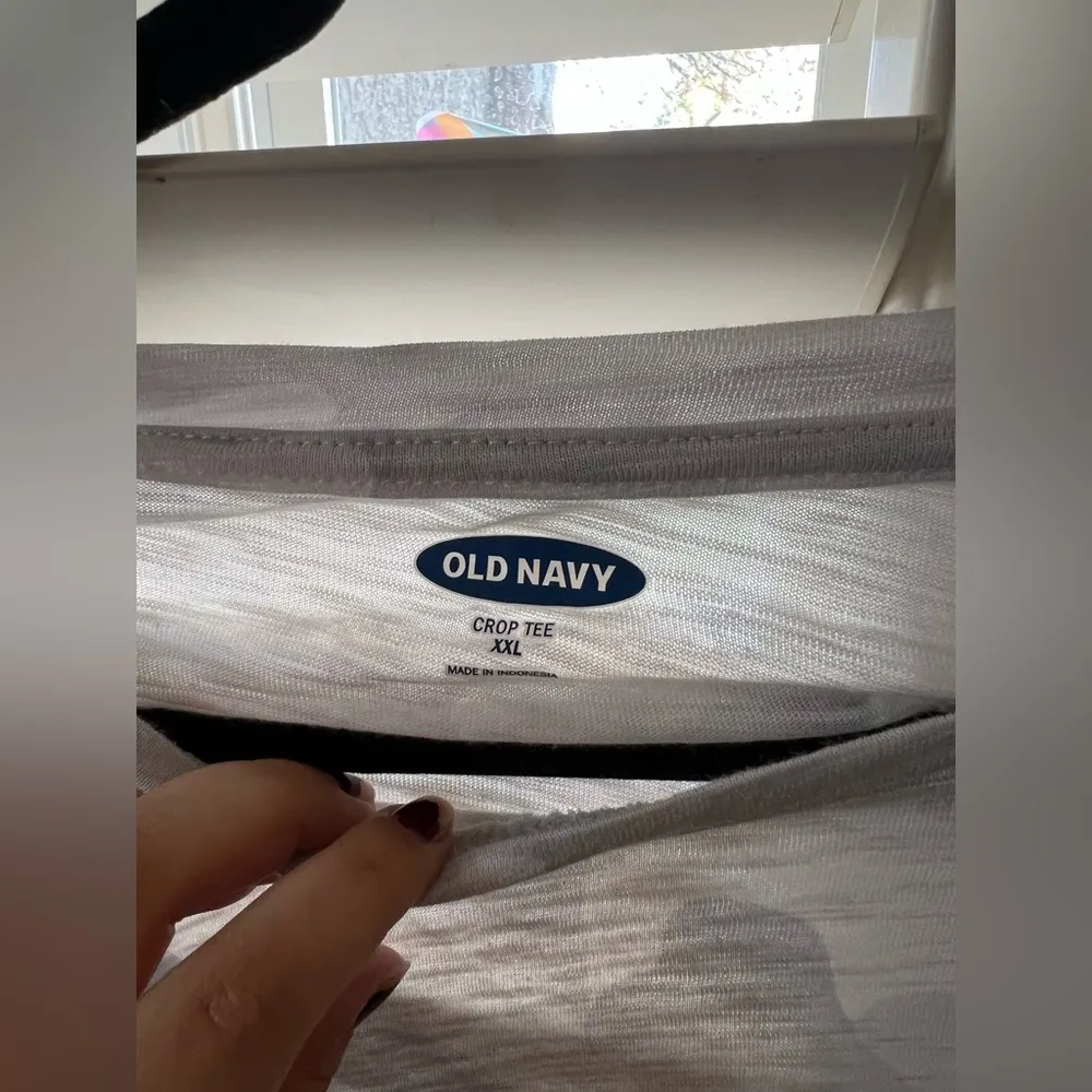 Old Navy camo cropped tshirt - Image 2