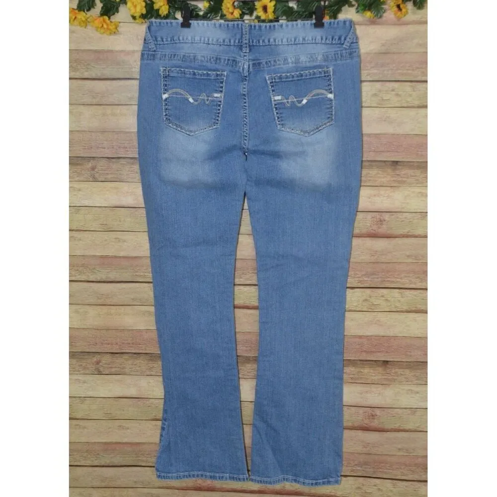 Long Elegant Legs Ladies Light Wash Flare Leg Blue Jeans Size 18 Tall Stretch De - Image 4