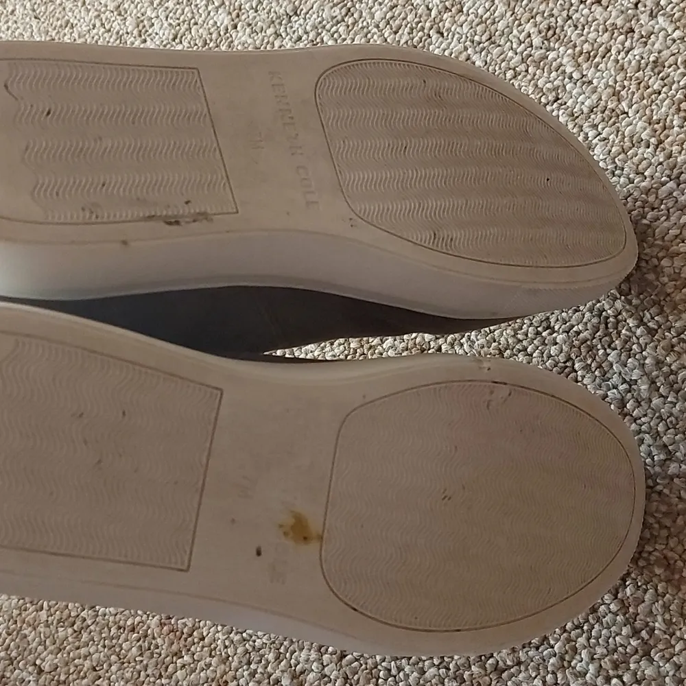 Kenneth Cole SIZE 7M - Image 4