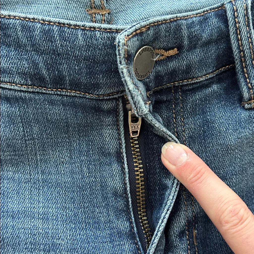 Liverpool The Crop Flare Jeans - Image 5