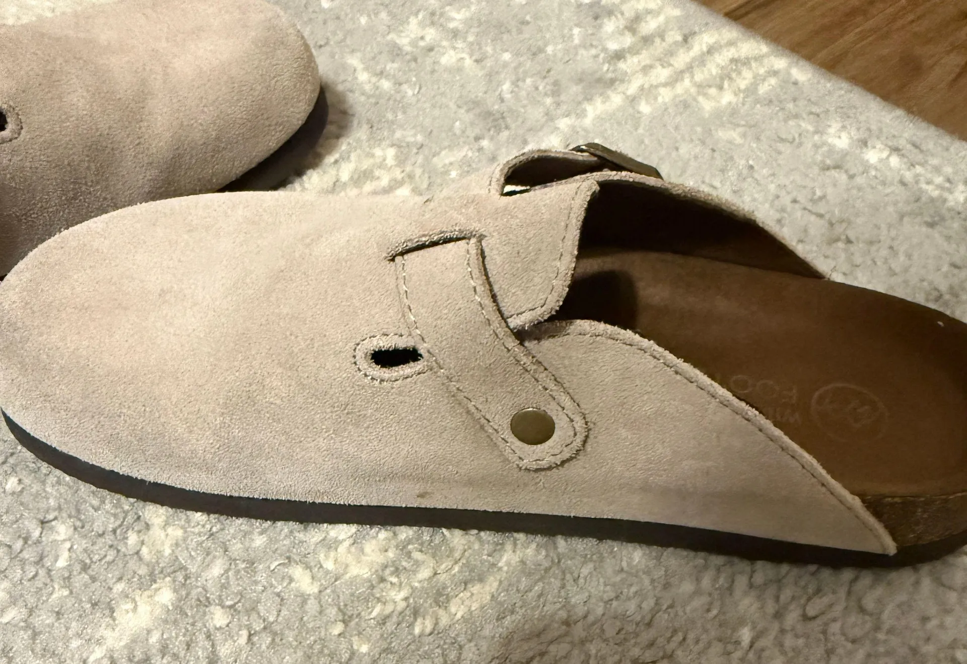 women’s clog shoes Tan Size 8 - Image 3