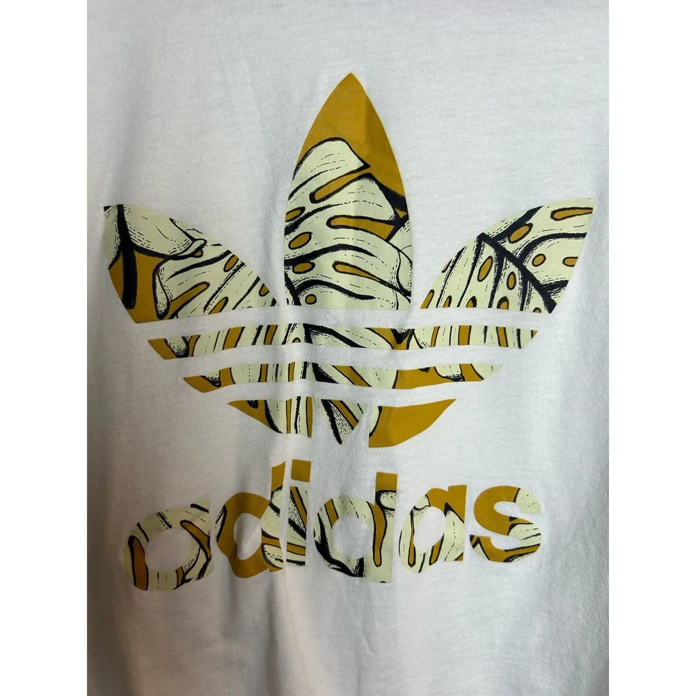 Adidas Cropped White Logo Athletic Tee Size Small Boxy Workout - Image 2