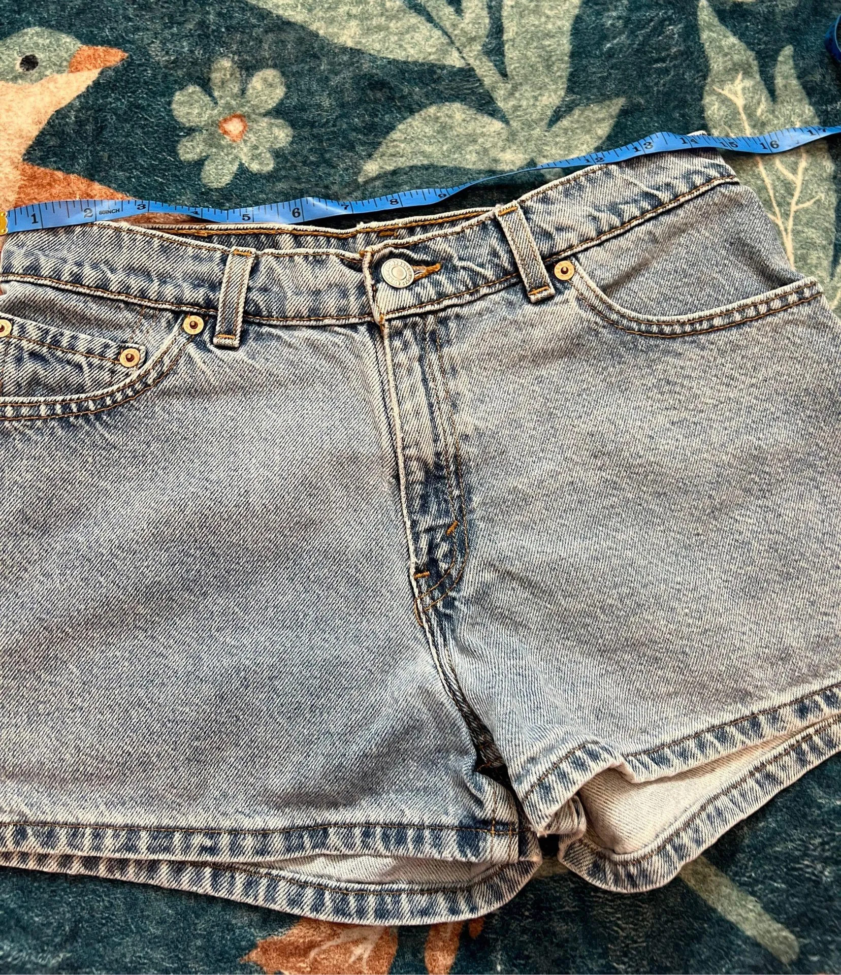 Vintage Levi’s Shorts High-Waisted - Image 7
