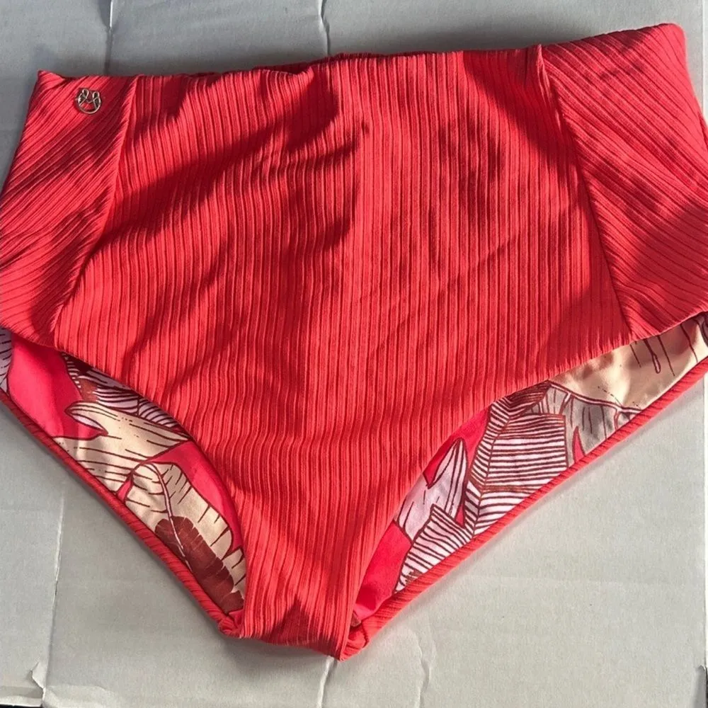 NWOT MAAJI High Waist Reversible Bardot Bikini Bottom in Tropical Cayenne Sz L - Image 5