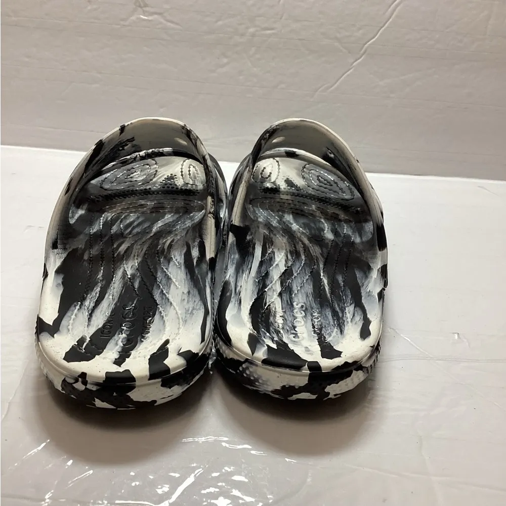 Crocs unisex  slides sandals - Image 5