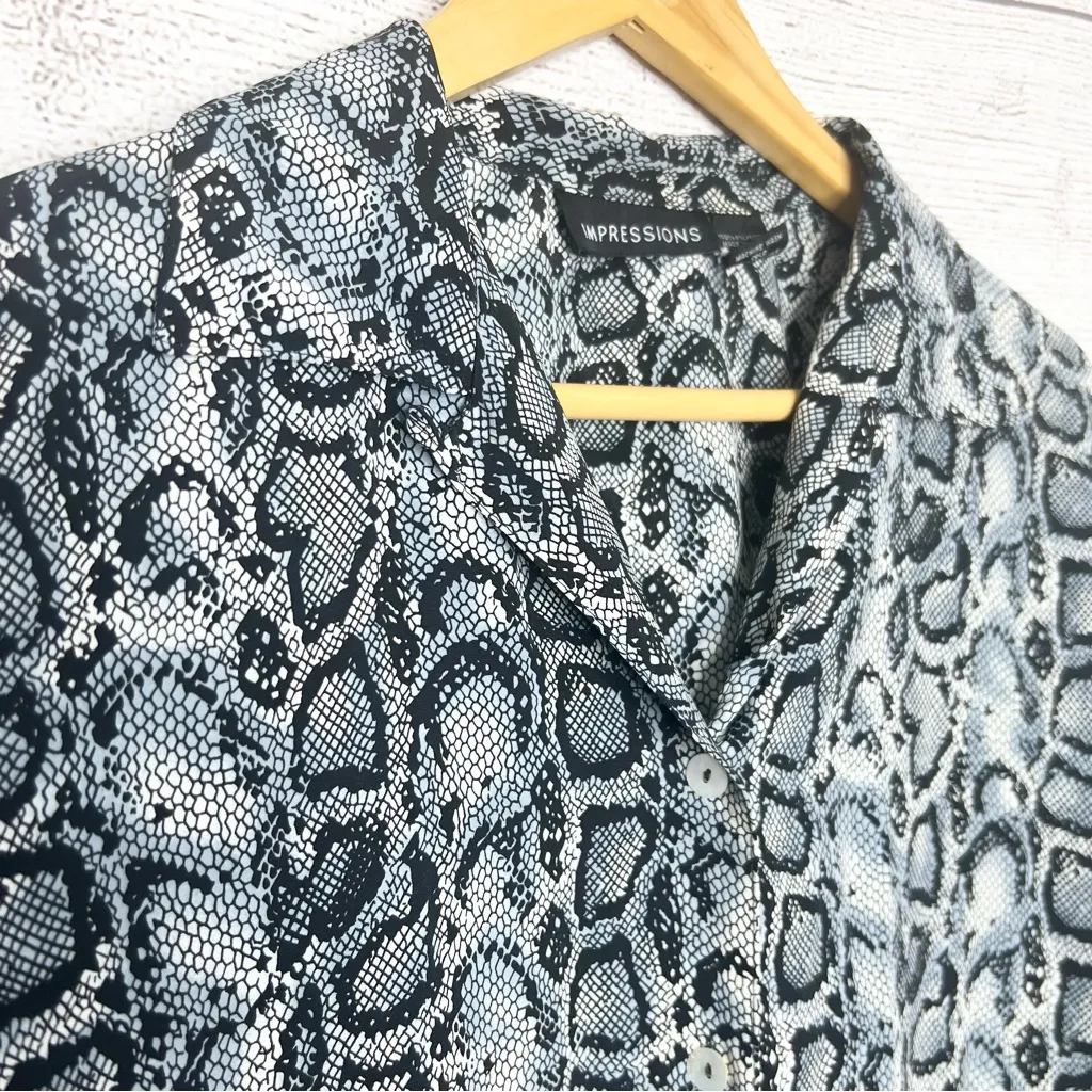 Vintage Black & Gray Snakeskin Python Button Down Shirt Blouse Top Size Medium - Image 4