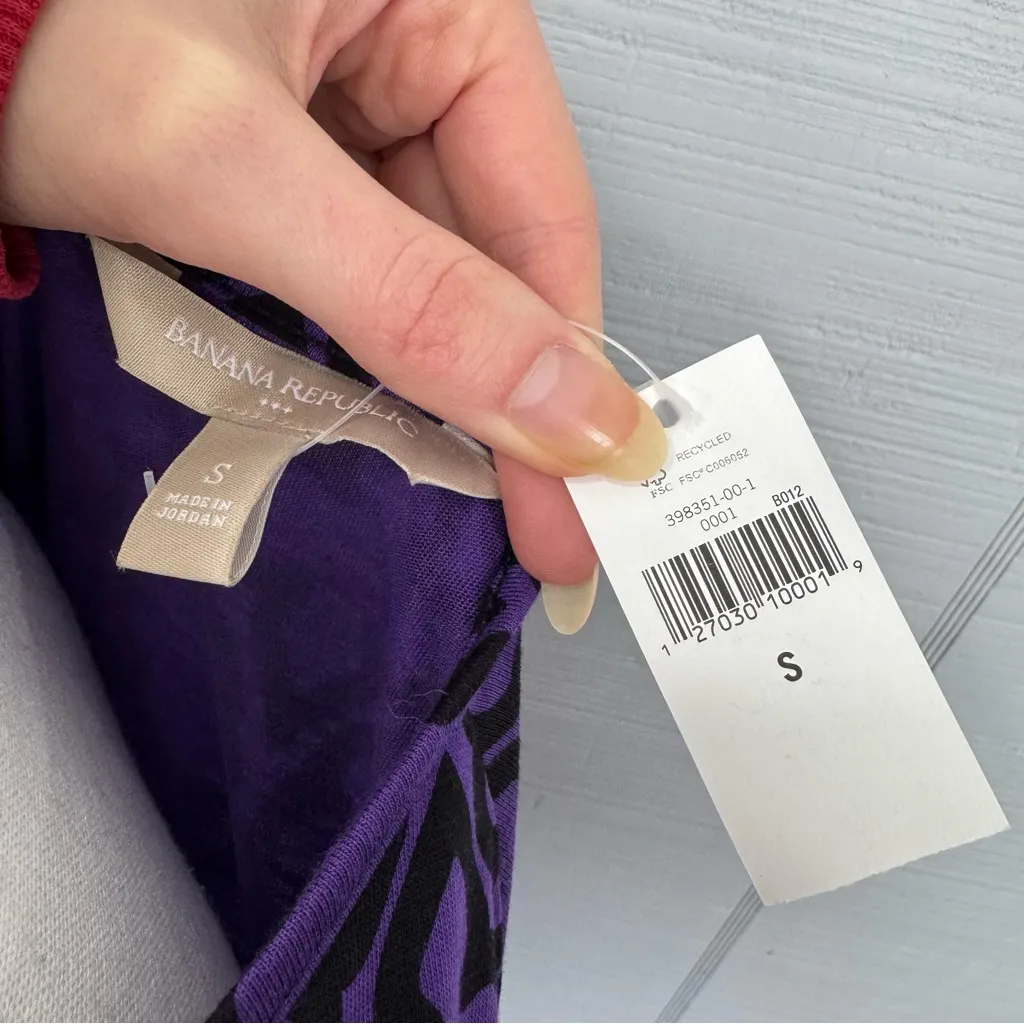 NWT Banana Republic Cowl Neck Cap Sleeve Ruched Side Top Purple Moroccan Trellis - Image 4