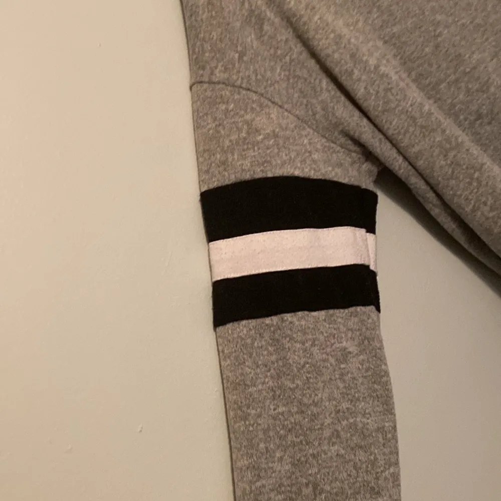 | Grey Crop Top with Striped Sleeves Long Sleeve - Image 3