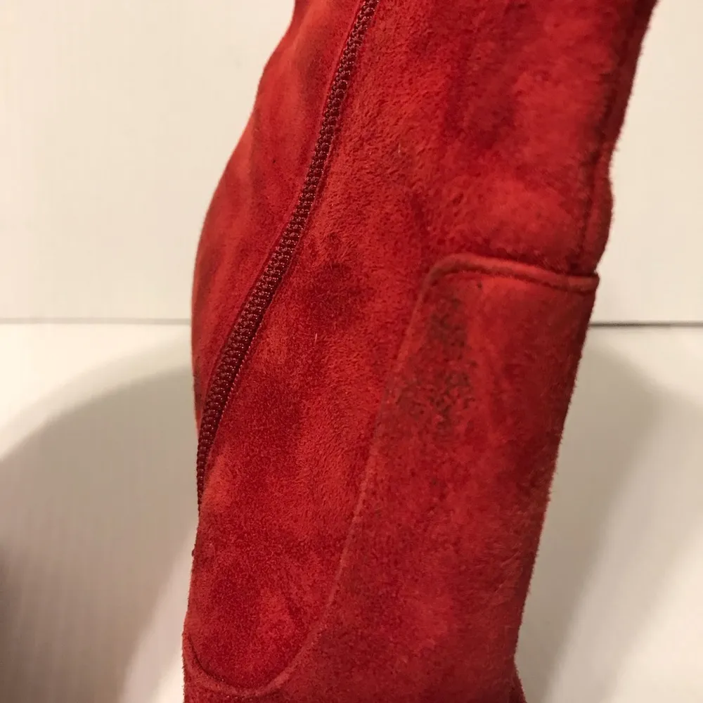 GUESS red suede ankle boots block heel zip up size 7 M - Image 5