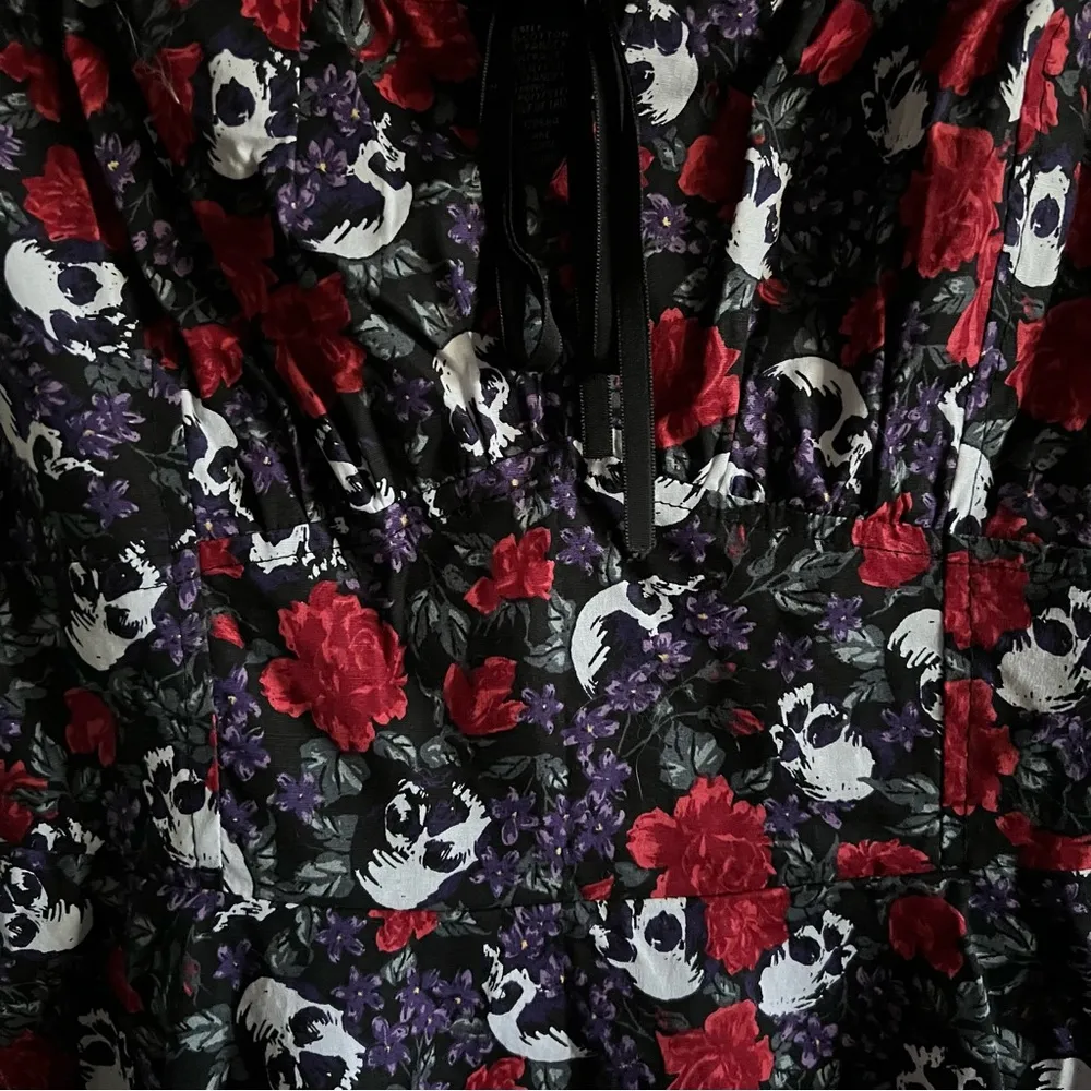 Hot Topic Women’s Floral Skull Lace Back Mini Dress Size XS - Image 4