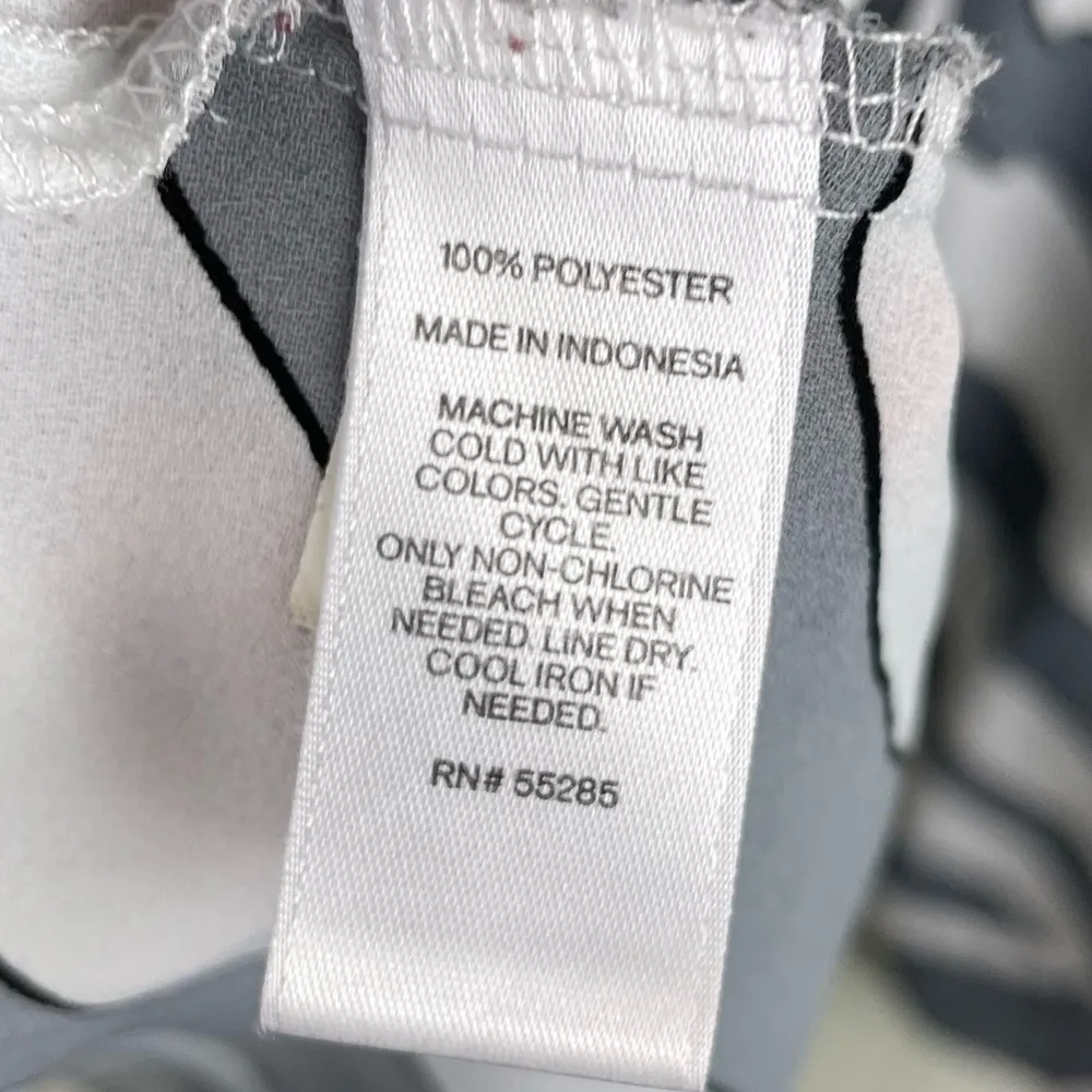 Express The Portofino Shirt Button Front Blouse Grey White Zebra Stripe Size XS - Image 5