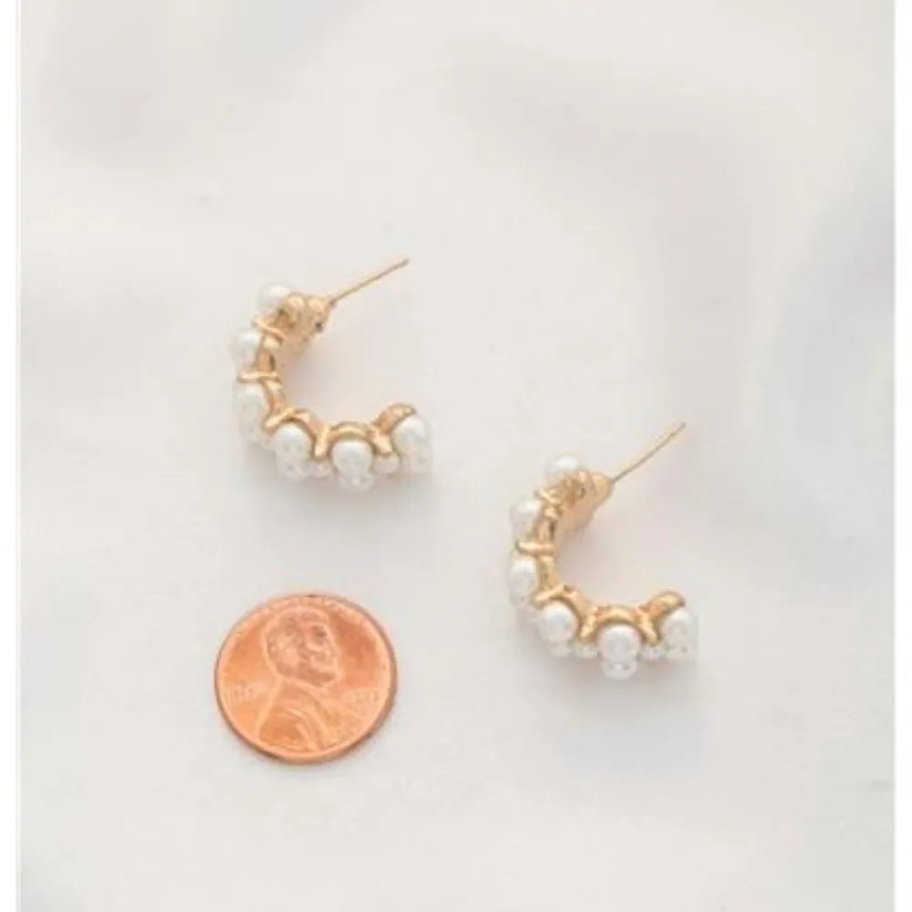 Gold Pearl Bead Open Circle Earring - Image 2