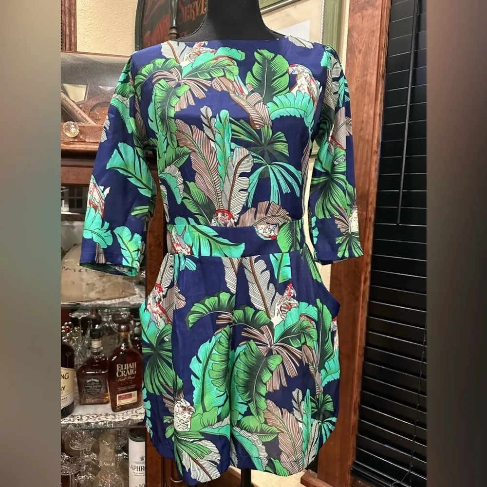 EUC  BOHOO parrot print overall short One Piece jumpsuit - Image 3