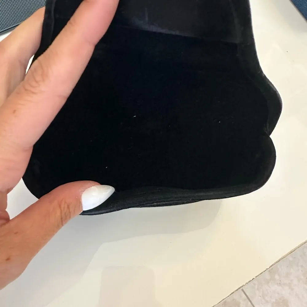 MARC JACOBS VELVET SUNGLASS CASE NO GLASSES - Image 3