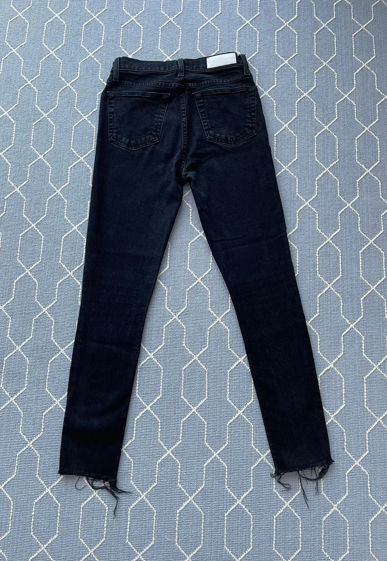 Originals High Rise Ankle Crop Black Raw Hem Jeans Size 28 (WORN ONCE) - Image 4