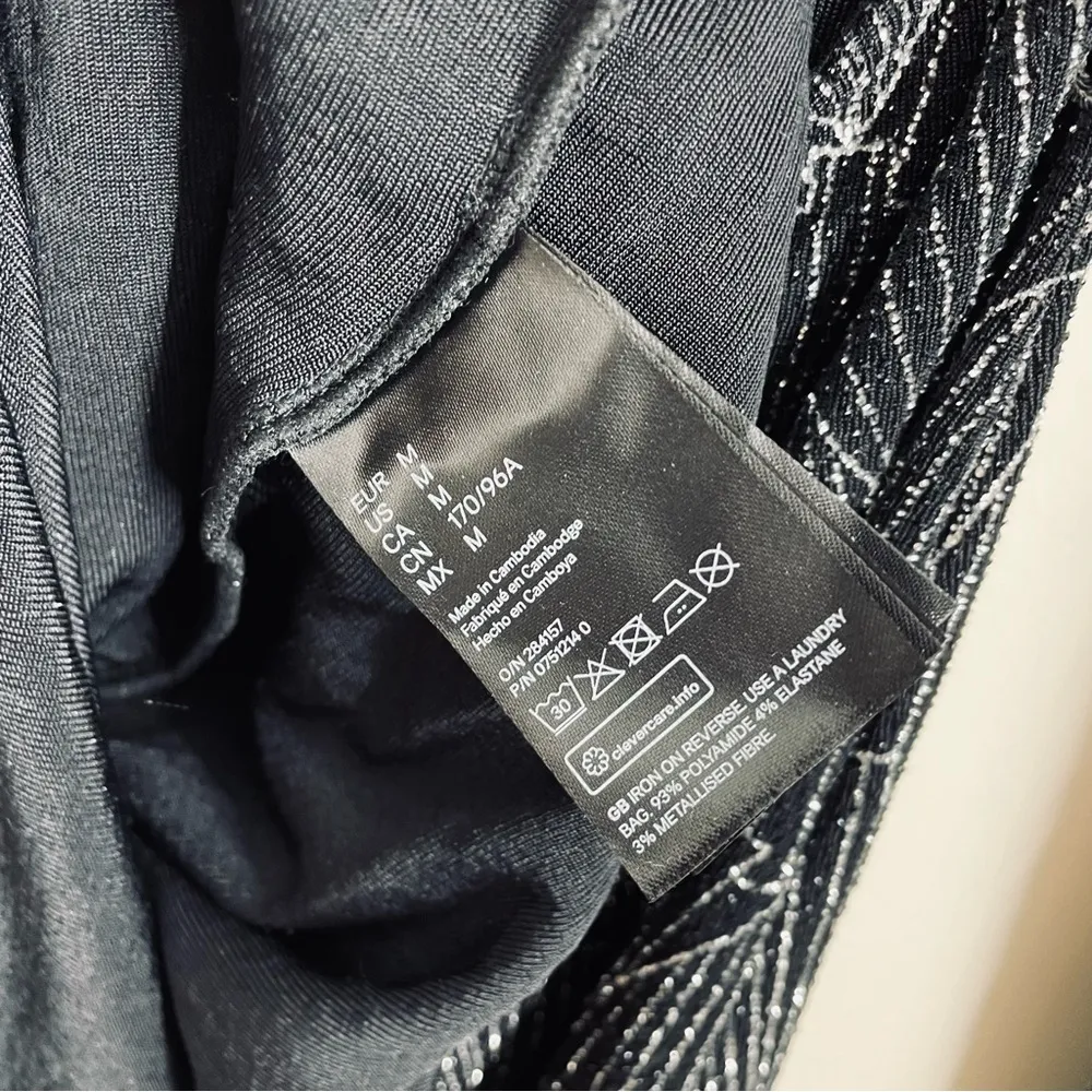 H&M Divided Long Sleeve Black and Silver Open Back Glittery Dress size M - Image 12