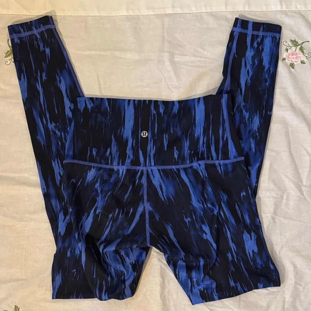 Lululemon Blue and Black Leggings - Image 2