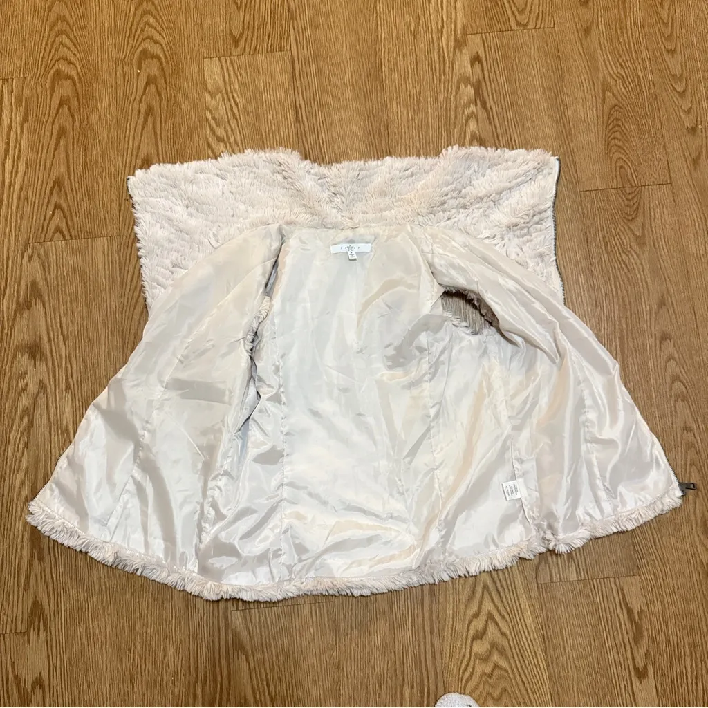 FEVER Womens VEST LUXURIOUS FAUX FUR, COLLAR Zipper, Satin Interior Taupe size S Silver - Image 8