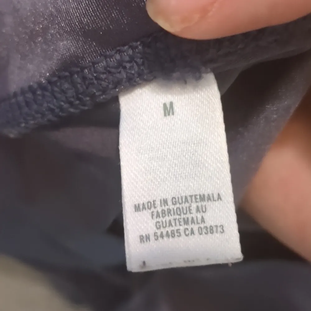 Aerie purple shimmer chill play move leggings size medium - Image 4