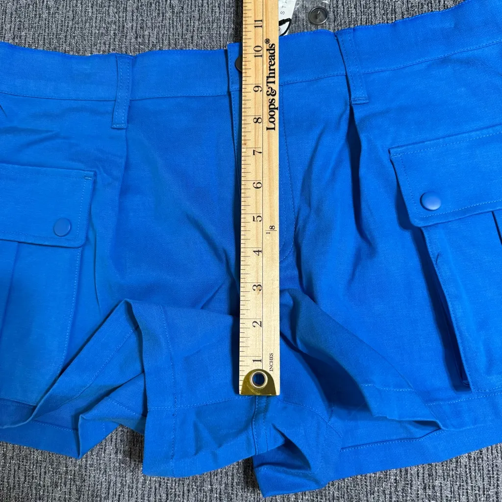 Alice + Olivia Women’s Jolette Cargo Shorts - Image 15