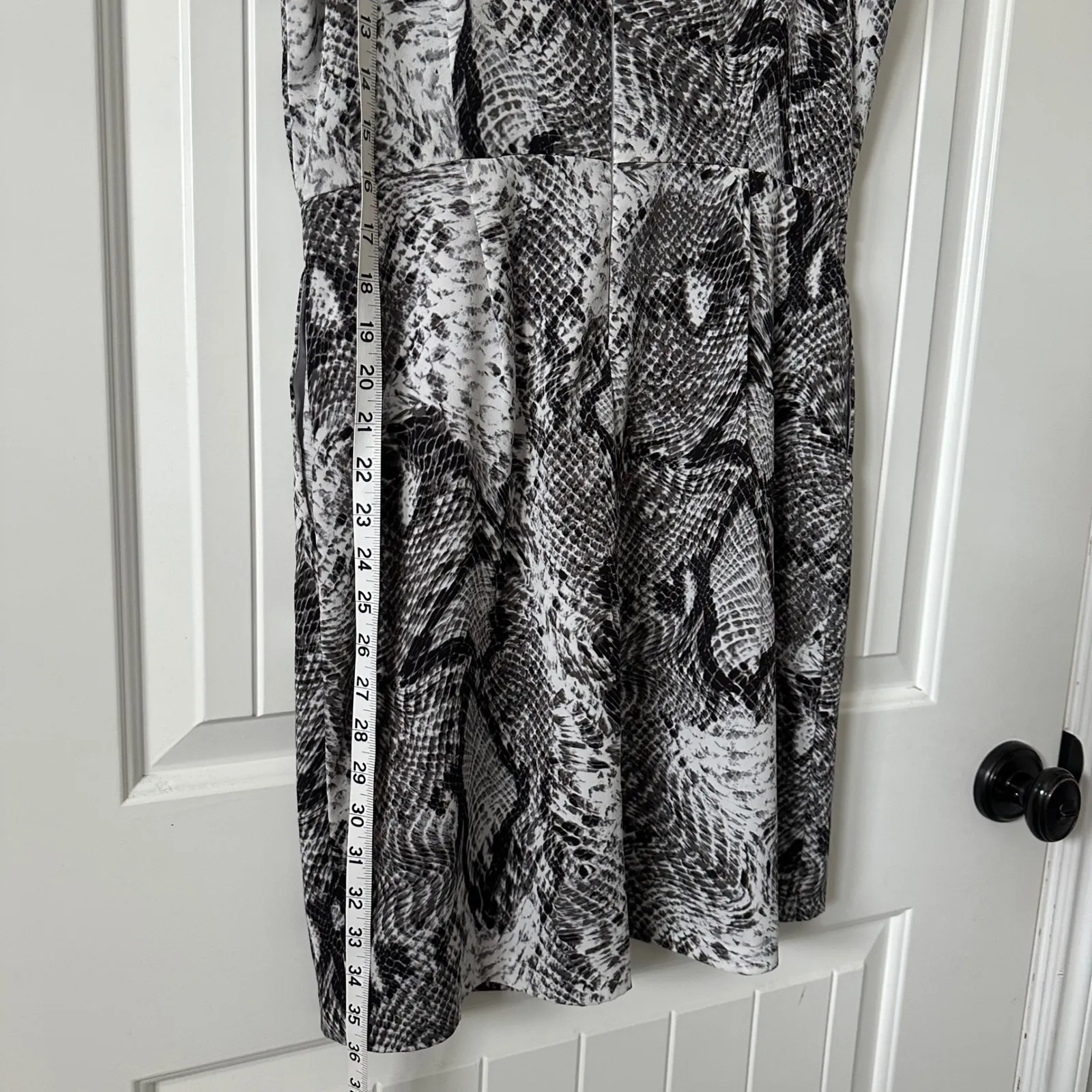 BB Dakota Snakeskin Print Sleeveless‎ Dress Size Medium - Image 8