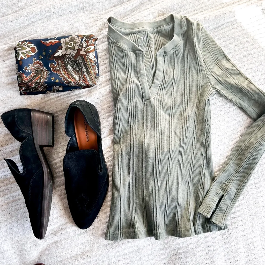 Maeve by Anthropologie Ribbed Stretch Long Sleeve Top XS - Image 5