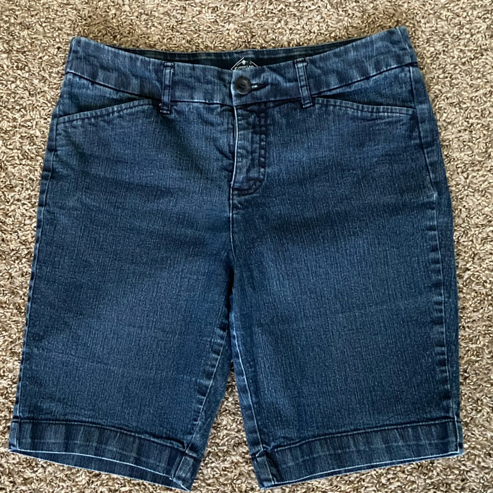 St. John’s Bay Bermuda Stretch Denim Shorts Dark Wash Excellent Cond - Image 2