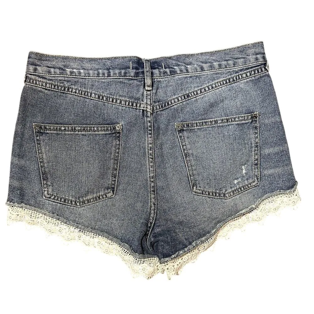 FREE PEOPLE JEAN SHORTS DENIM LACE HEM SIZE 29 DISTRESSED FESTIVAL BOHO COUNTRY - Image 2