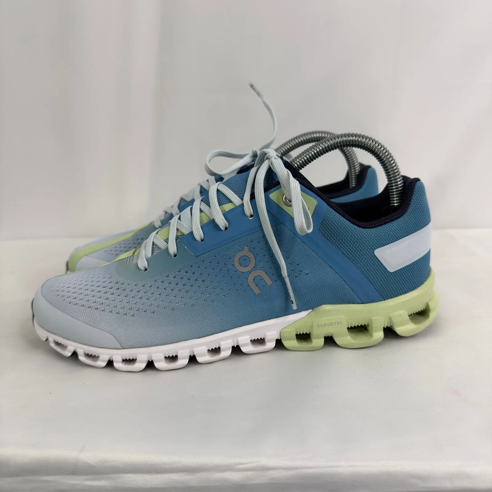 On Running Cloudflow Third Generation Dust Seedling Blue Low Top Sneakers 8 - Image 11