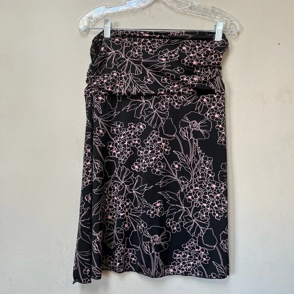 Love Me Kiss Me Vintage Y2K Stetchy Pink Floral Mini Skirt Medium Black - Image 2