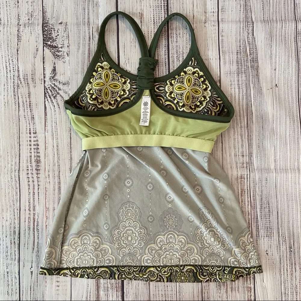 Athleta Green Kaleidoscope Y Back Tank Top.  Size Small. EUC - Image 6