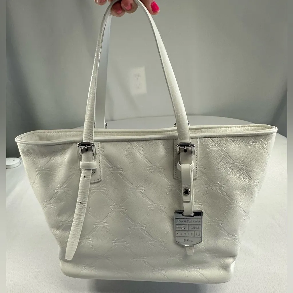 Longchamp • LM Cuir Embossed Logo Metal Luggage Tag White Double Shoulder RARE - Image 3