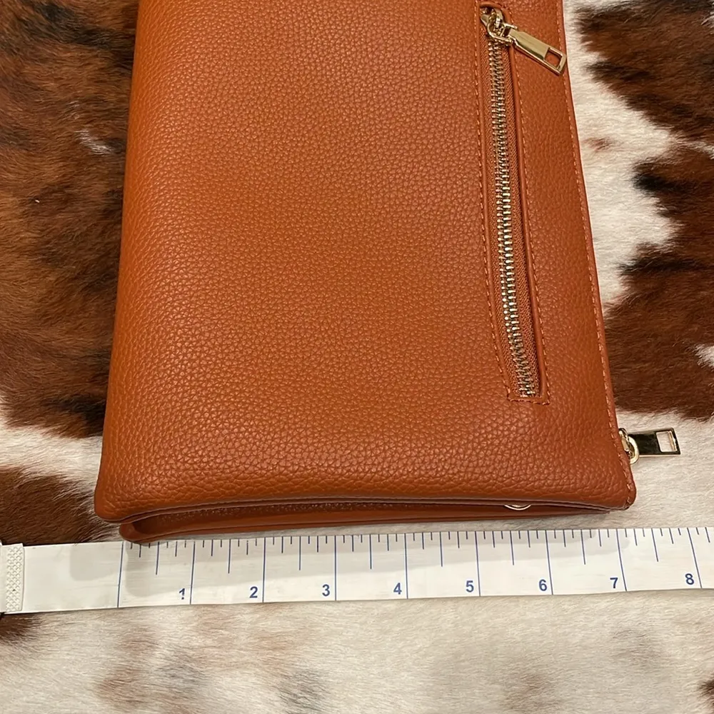 Light brown vegan leather crossbody purse - Image 3